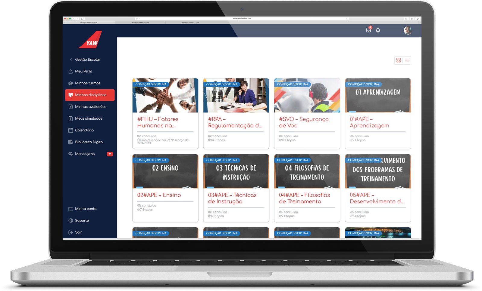 Interface da plataforma Universo Aviação em um notebook